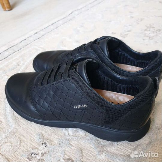 Кроссовки женские 35 размер оригинал