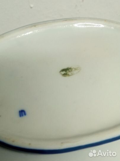 Конфетница с крышкой. Гжель