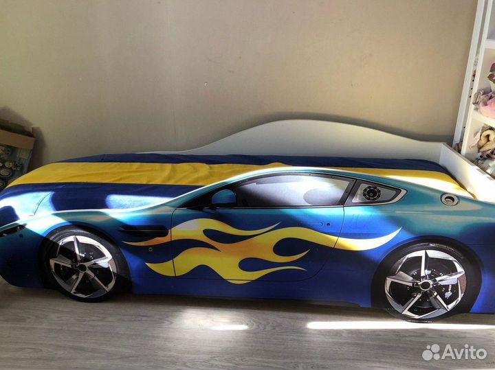 Кровать машина деткая