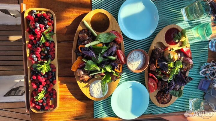 Морские прогулки, аренда яхты в Ялте