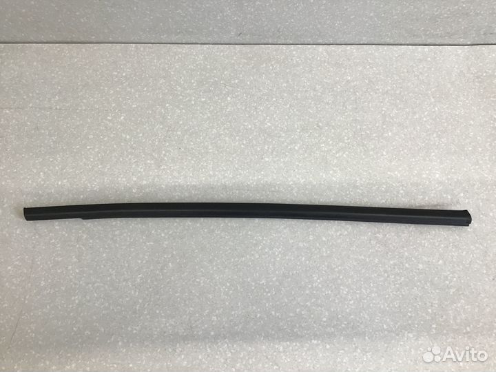 Уплотнитель стекла двери Renault Kaptur 2016