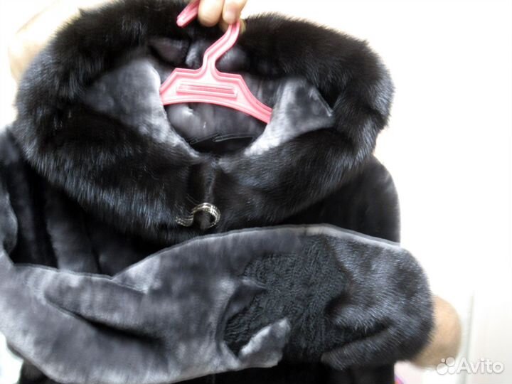 Шубы мутоновая 50-52 размер