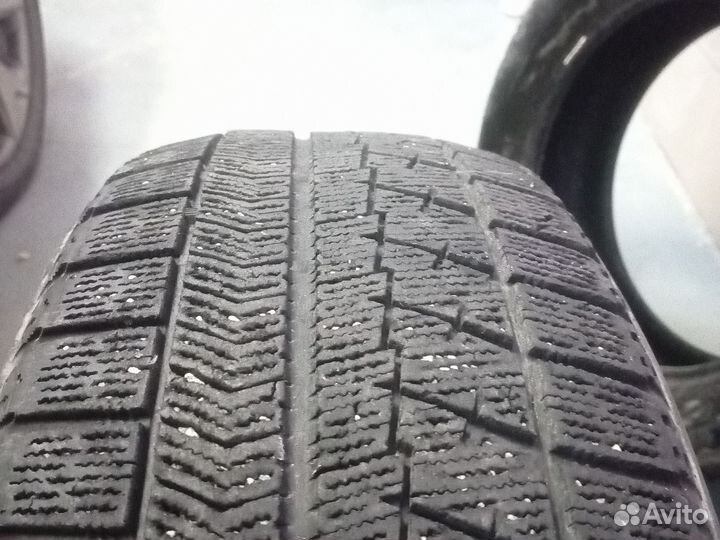 Bridgestone Blizzak VRX 225/60 R17