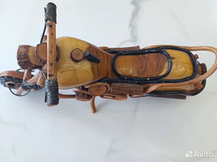 Резные фигуры из дерева 