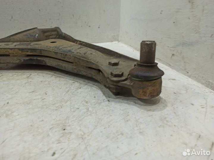 Рычаг передний правый нижний A6383300110