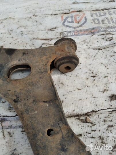 Рычаг подвески нижний передний левый Ford Focus 1