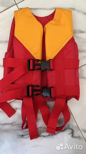 Спасательные жилеты