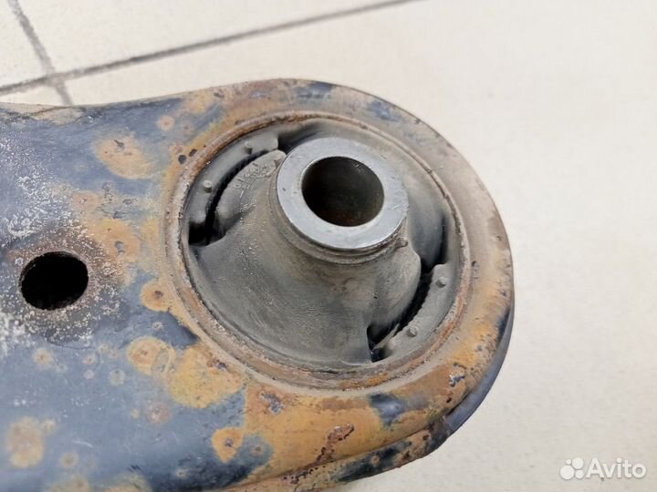 Рычаг передний левый RAV 4 2013