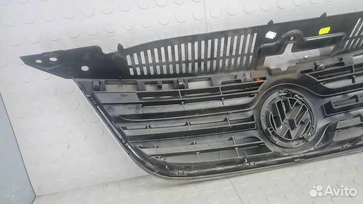 Решетка радиатора Volkswagen Tiguan
