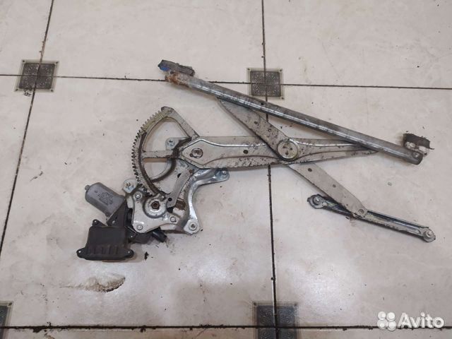 Стеклоподьемник передний левый Toyota Corolla e150