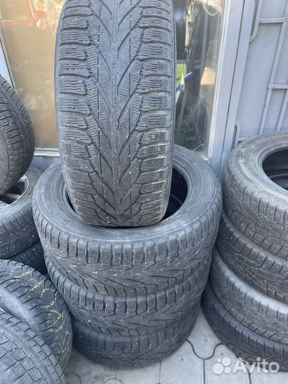 Nokian Tyres Hakkapeliitta R2 SUV 275/50 R20 113R