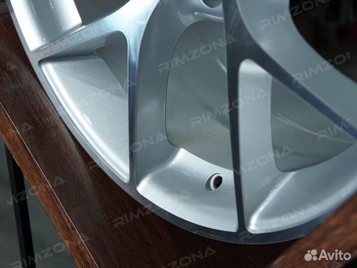 Литые диски HRE R17 для Mitsubishi. Рассрочка