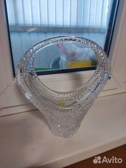 Хрустальная конфетница с ручкой