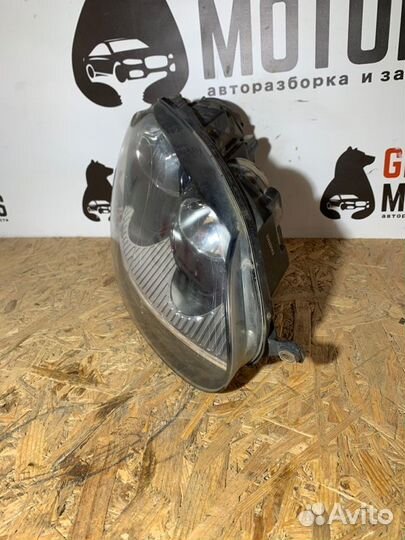 Фара галогеновая передняя правая Volkswagen Golf