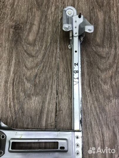 Стеклоподъемник задний левый Opel Zafira B минивэн
