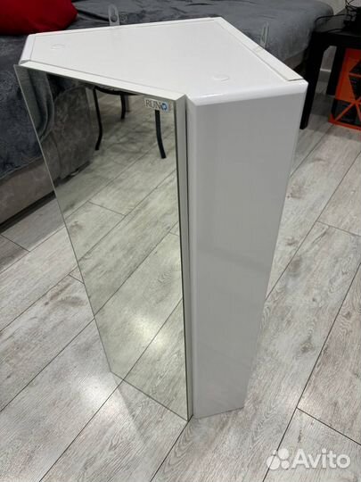 Шкаф навесной Runo угловой Кредо 30