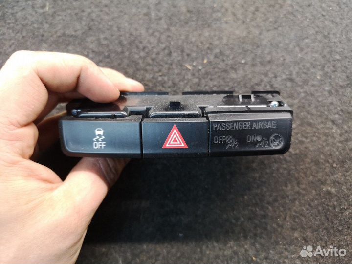 Кнопка аварийки Опель Мокка