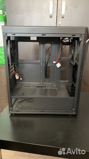 Игровой корпус для пк Aerocool shard и 4 вент