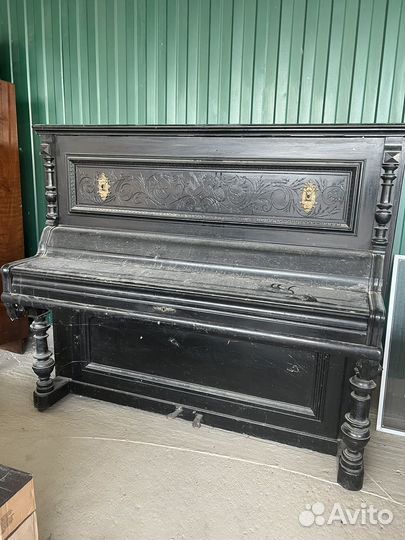 Антикварное пианино