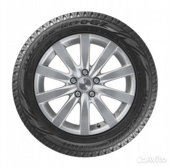 Bridgestone Blizzak Revo GZ 215/55 R17 94S