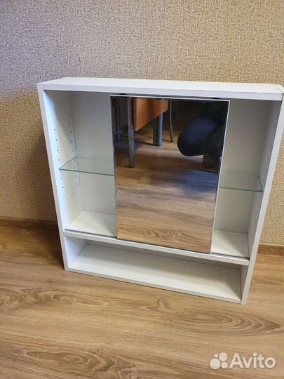 Шкафчик с зеркалом в ванную