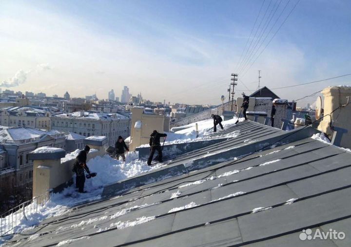 Чистка снега, наледи и сосулек