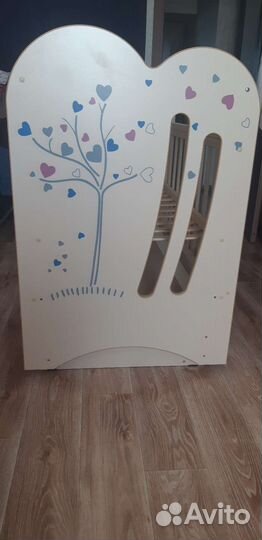 Детская кроватка с поперечным маятником