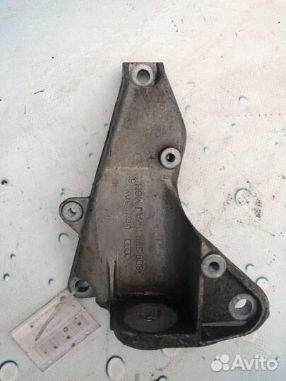 Кронштейн АКПП правый 8D0399114AJ