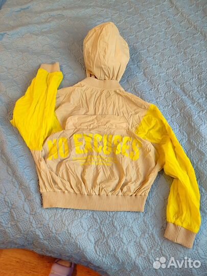 Ветровка женская