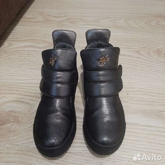 Ботинки для девочки