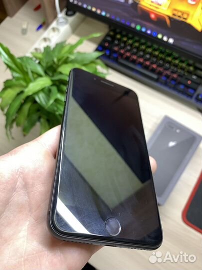 iPhone 8 Plus, 64 ГБ