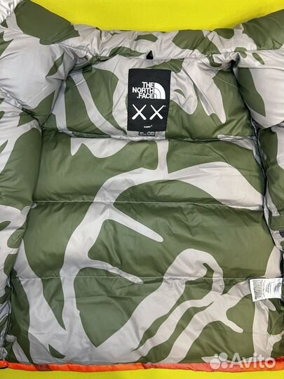 Пуховик The North Face Kaws