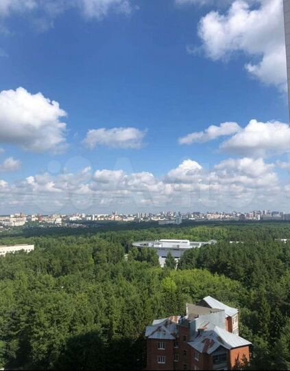 3-к. квартира, 128 м², 9/14 эт.