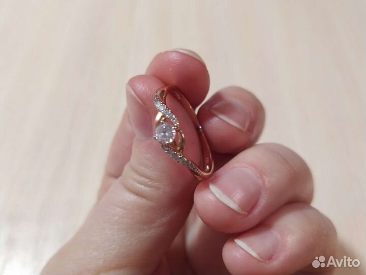 Серебряное кольцо 925 пробы; размер 19,5