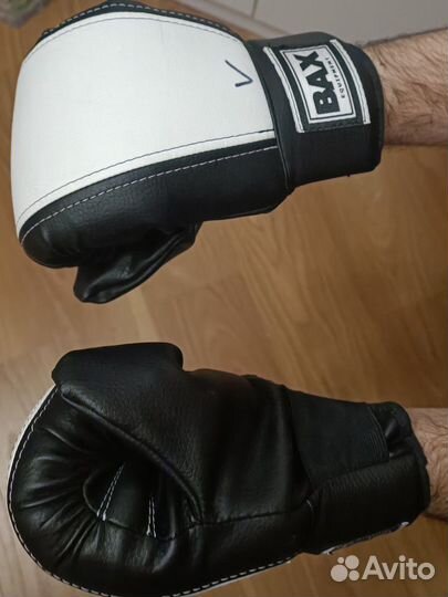 Перчатки для кикбоксинга