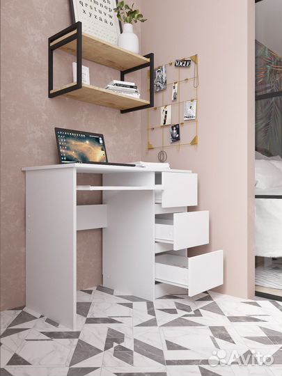 Письменный стол