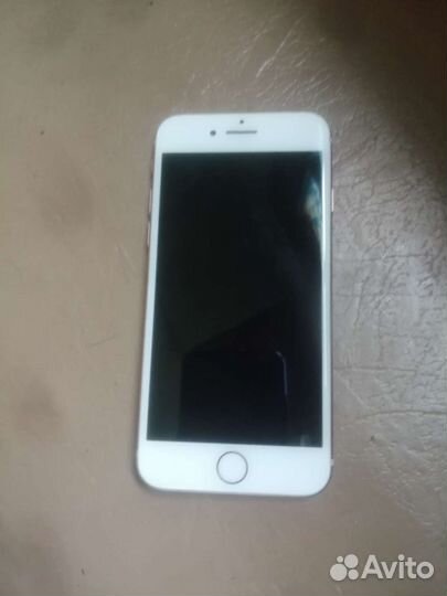 Телефон iPhone 8