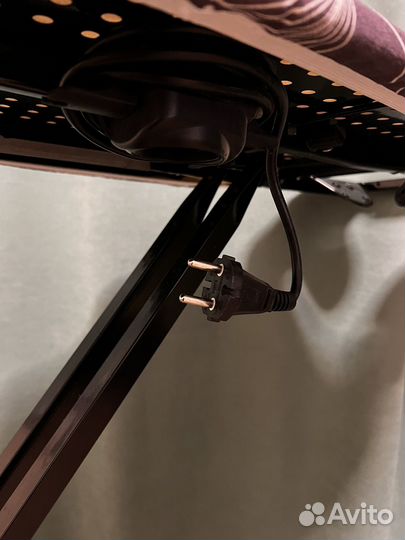 Гладильная доска с розеткой