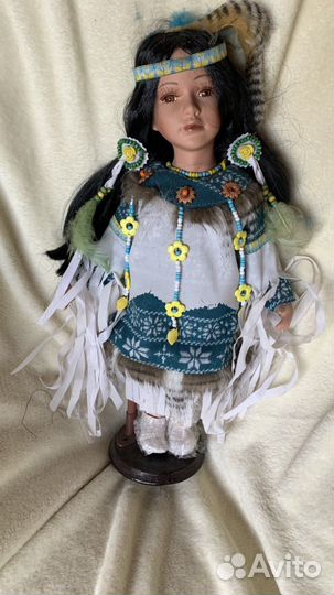 Фарфоровая интерьерная кукла