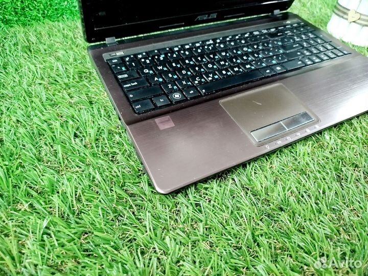 Asus, для дома, работы и слабых игр