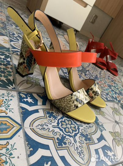 Босоножки женские 38 размер