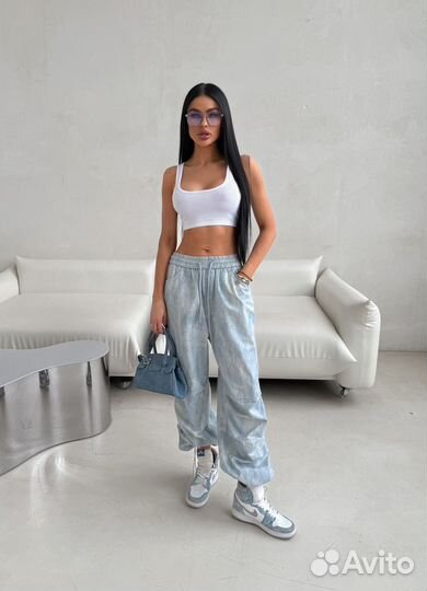 Джинсы стильные