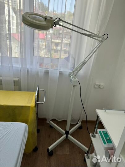 Лампа лупа медицинская для косметолога