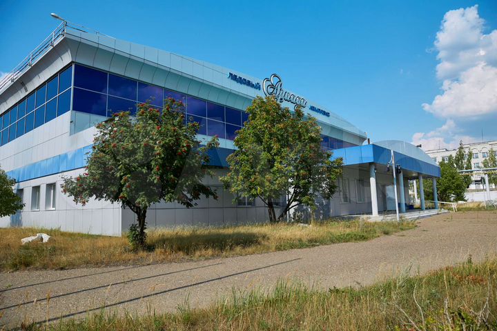 Здание, 16000 м²