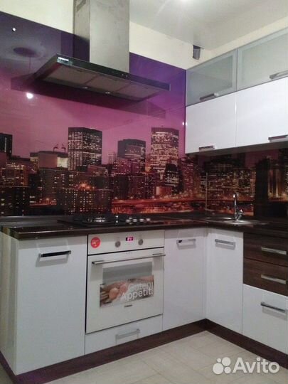 Кухонные фартуки из стекла