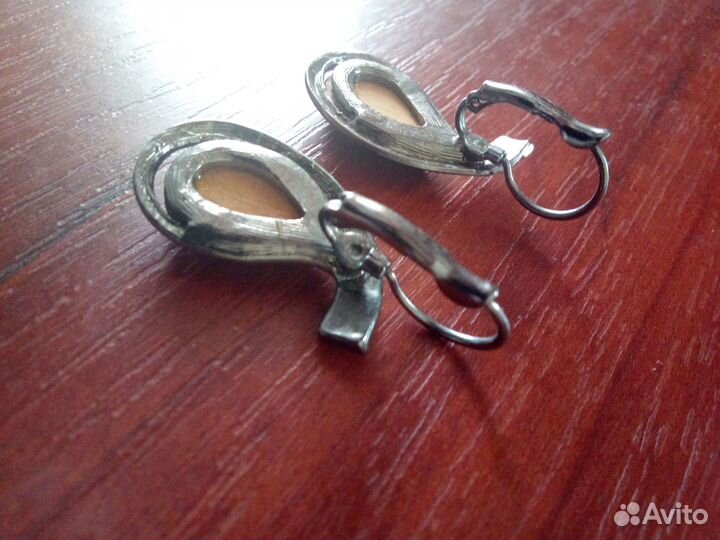 Бижутерия женская (серьги, подвески)