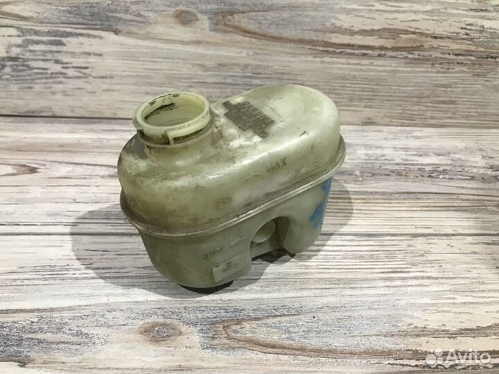 Бачок тормозной жидкости Jeep Grand Cherokee WJ