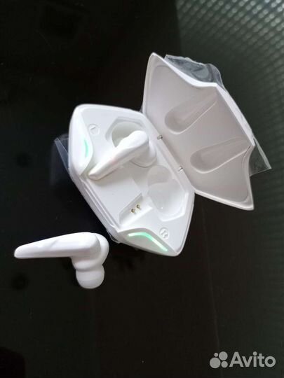 TWS - беспроводные спортивные наушники -вкладыши