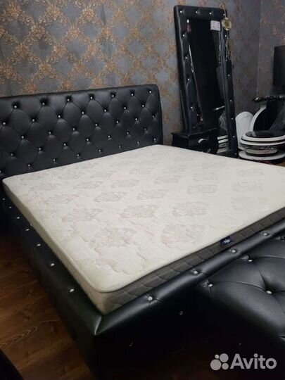 Спальня бу в хорошем состоянии