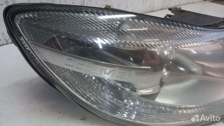 Фара правая Skoda Octavia A5 2011